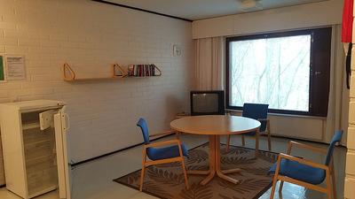 Karhulanvaaran-asuntola-Suomussalmi-olohuone.png Karhulanvaaran-asuntola-Suomussalmi-olohuone.png