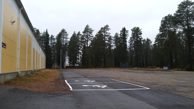 Leirintäaluemajoitus-Suomussalmen-jäähalli-asuntoautopaikat.jpeg