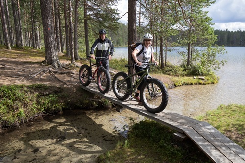 Maastopyöräilijät-Muikkupurolla-Hossassa.jpeg